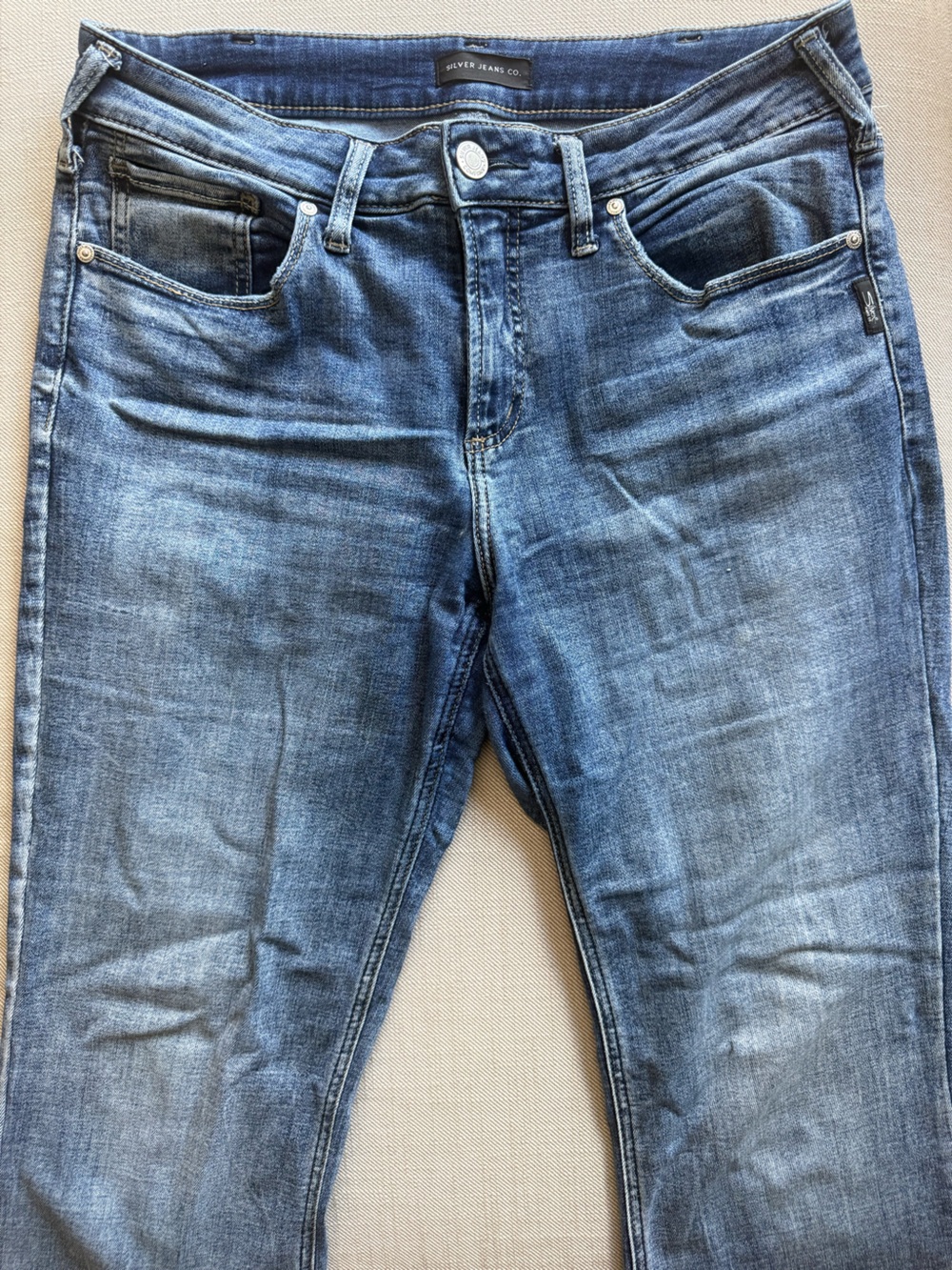 Silver (Suki) Jeans Women's Medium Blue bootcut jeans.